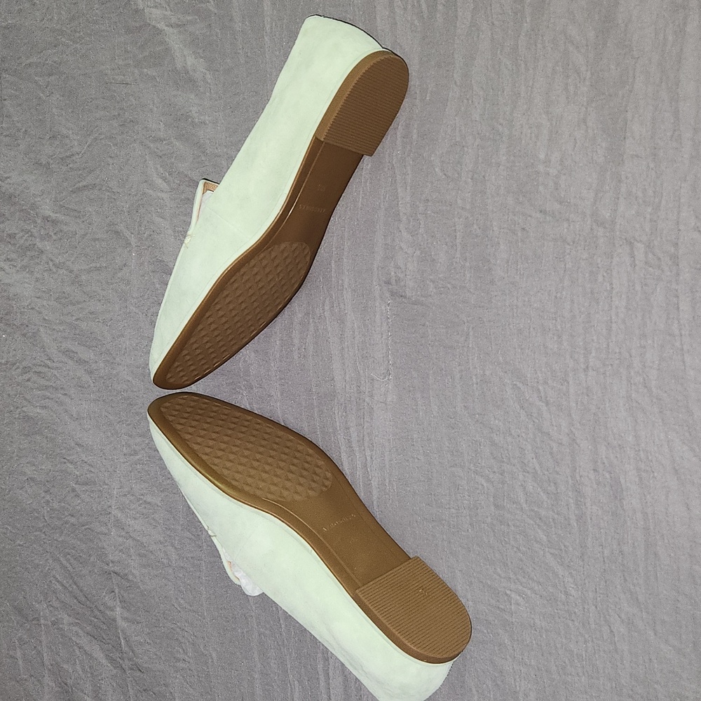 New AEROSOLES Mint Suede Loafers - Picture 4 of 6